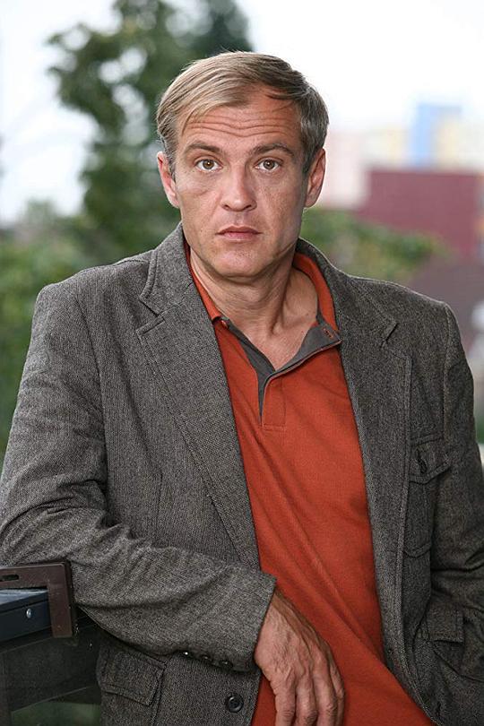 罗曼·卢克纳尔 Roman Luknár