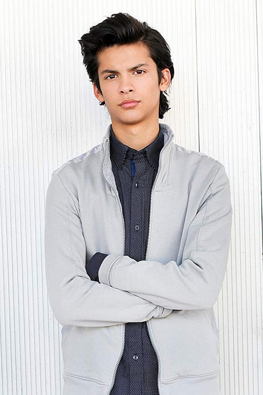 索洛·马里多纳 Xolo Maridueña