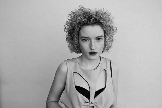 朱莉娅·加纳 Julia Garner