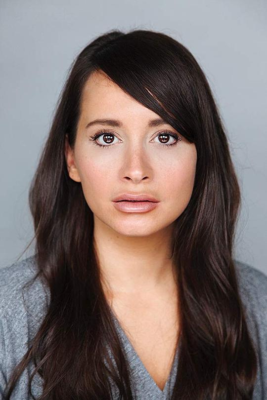 查利·蕾娅·埃斯奎尔 Charlie Rhea Esquér