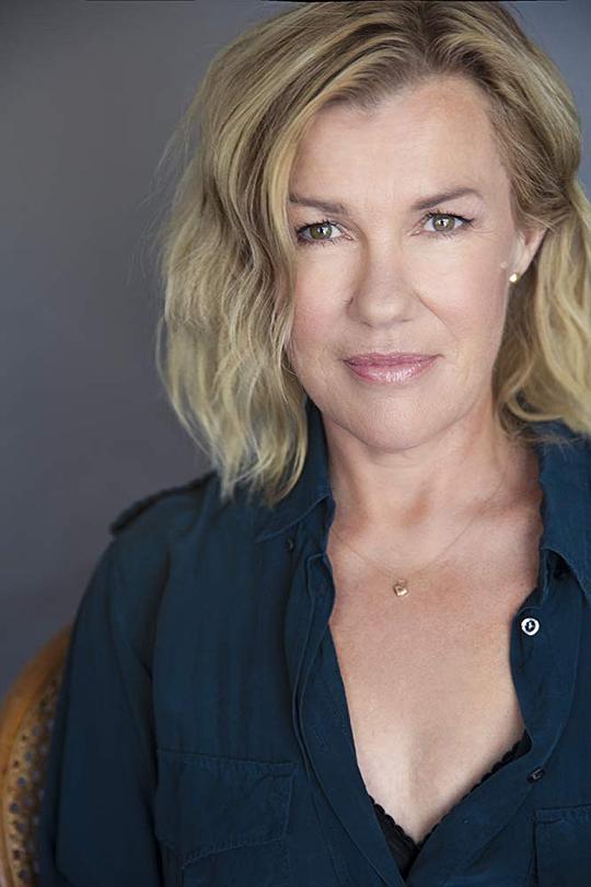 罗宾·马尔科姆 Robyn Malcolm