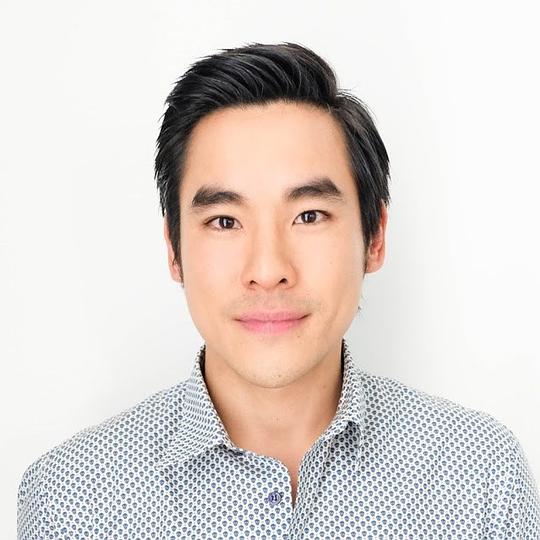 吉·社鹏色 Kris Srepoomseth