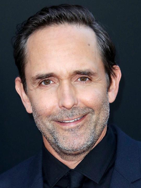 特雷弗·隆恩 Trevor Long