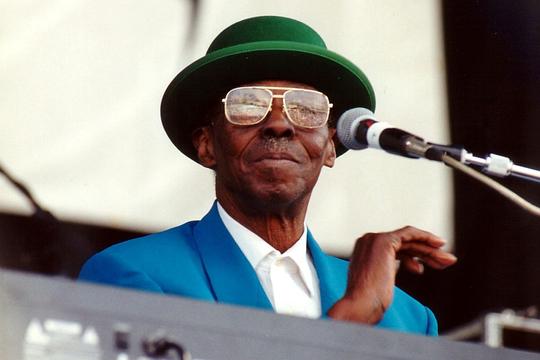 派恩塔普·帕金斯 Pinetop Perkins