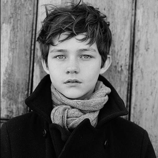 莱维·米勒 Levi Miller