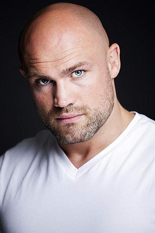 卡塔尔·彭德莱 Cathal Pendred