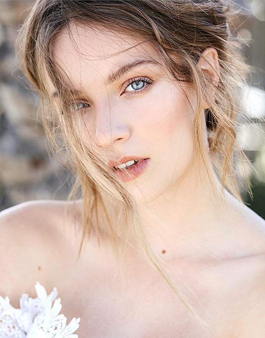 考特尼·格罗贝克 Courtney Grosbeck