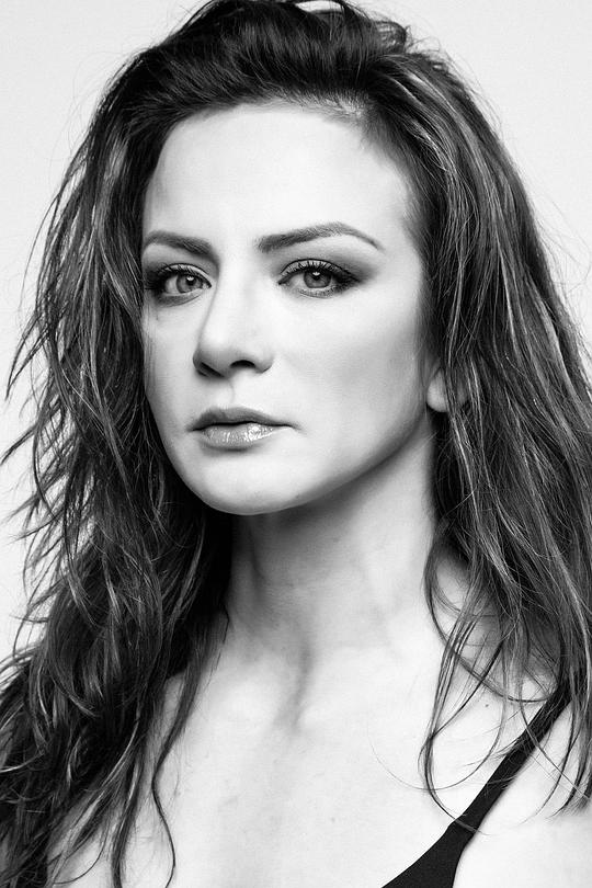 西尔维娅·纳瓦罗 Silvia Navarro