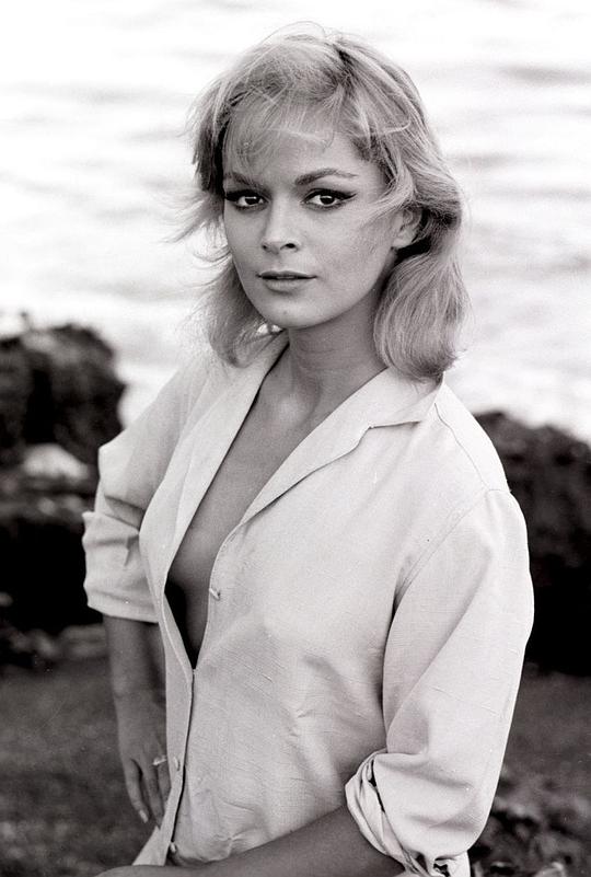 莱提西娅·罗曼 Letícia Román