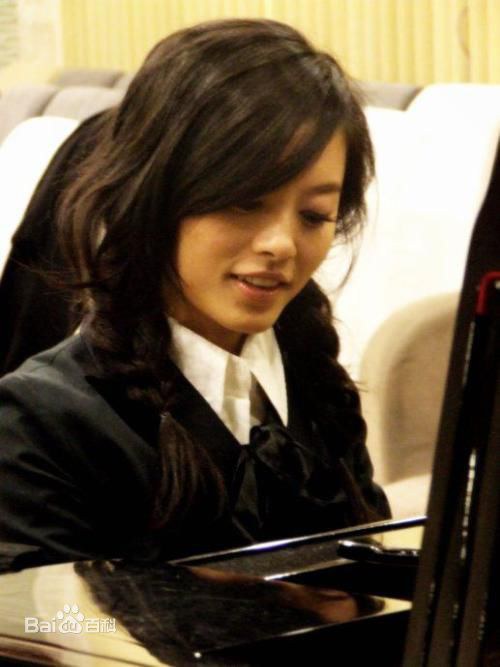 周玉洁 Yujie Zhou