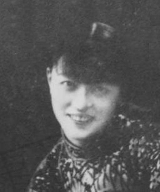 梁梦痕 Menghen Liang