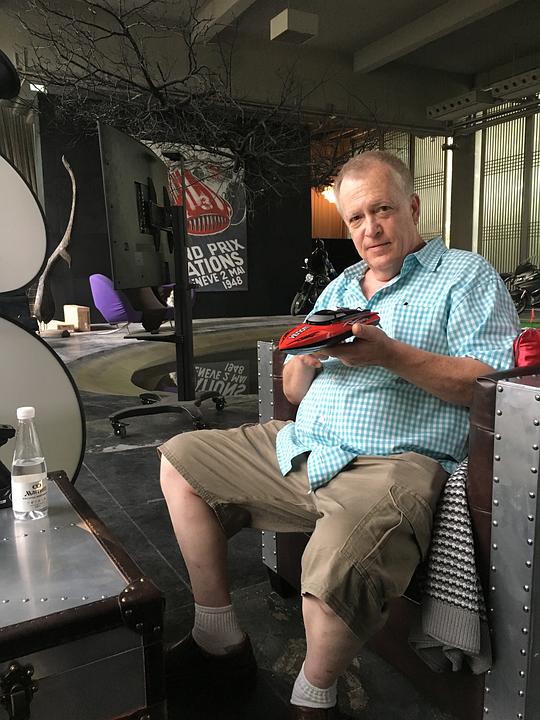 查尔斯 Charles E. McCarry