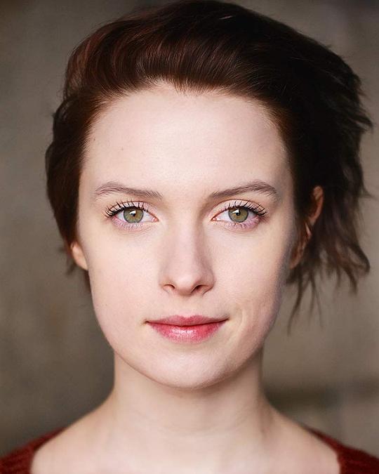 莎拉·斯维尔 Sarah Swire