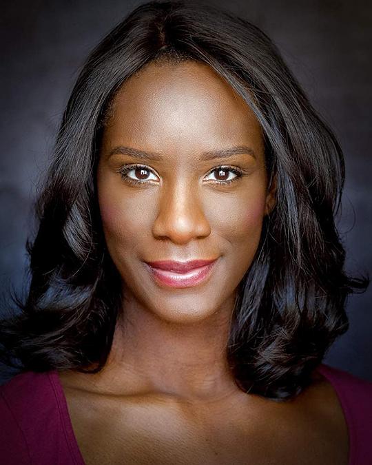 莫约·阿坎德 Moyo Akandé