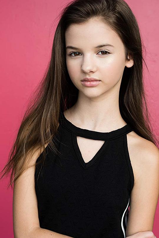 索菲娅·福里斯特 Sophia Forest