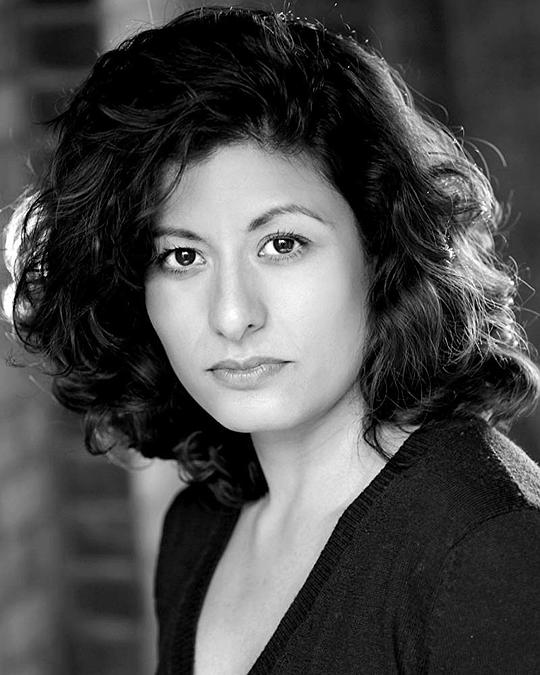 安伯·阿迦 Amber Aga