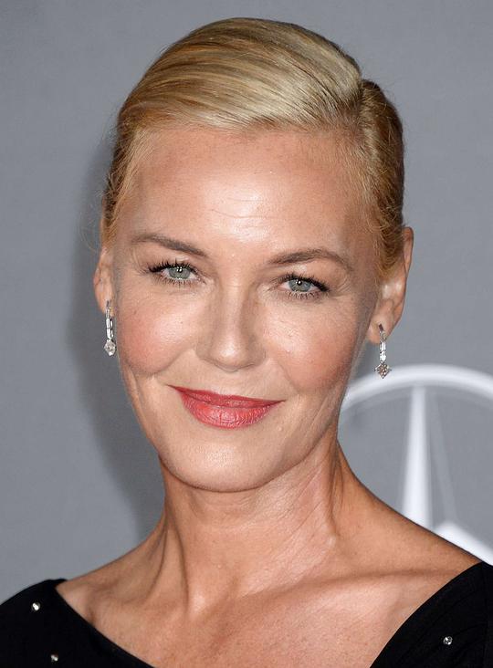康妮·尼尔森 Connie Nielsen