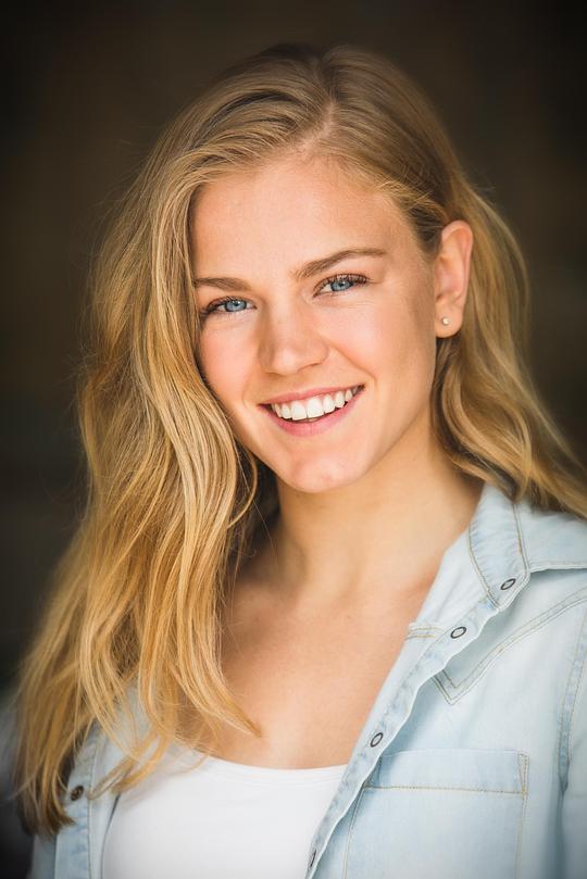 索菲亚·福雷斯特 Sophia Forrest