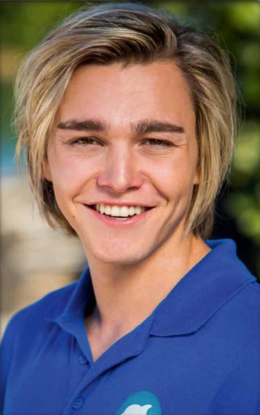 米奇·武尔夫 Mikey Wulff