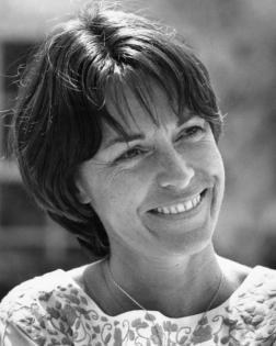 琼·图克斯伯里 Joan Tewkesbury