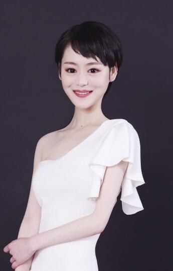 史艺旋 Yixuan Shi