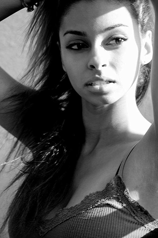 拉纳·罗伊 Rana Roy