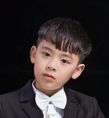 黄溢凯 Yikai Huang
