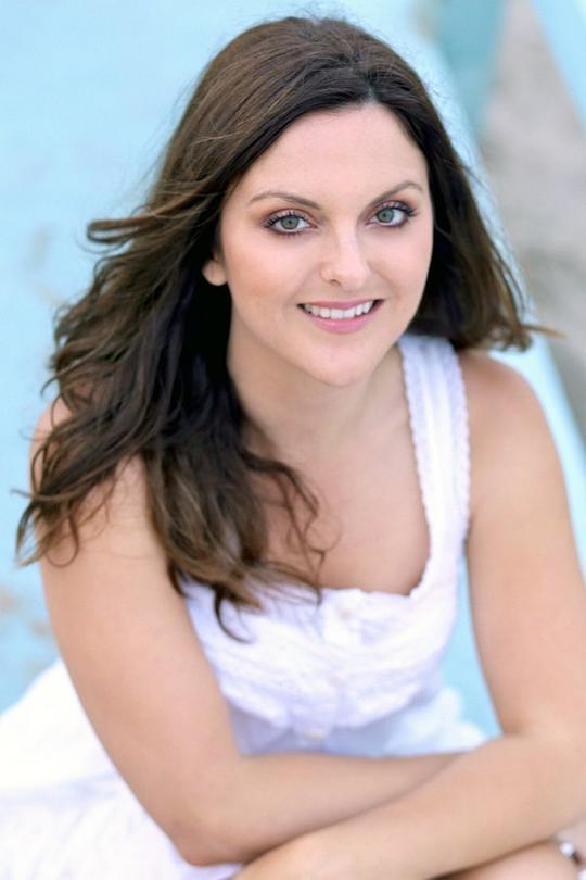 尼可拉·芬恩 Nichola Fynn