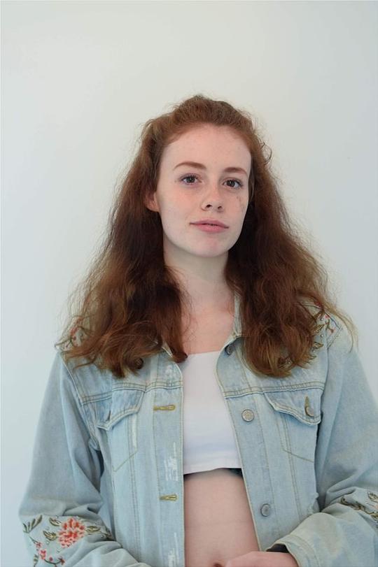 凯瑞斯·沃肯斯 Cerys Watkins