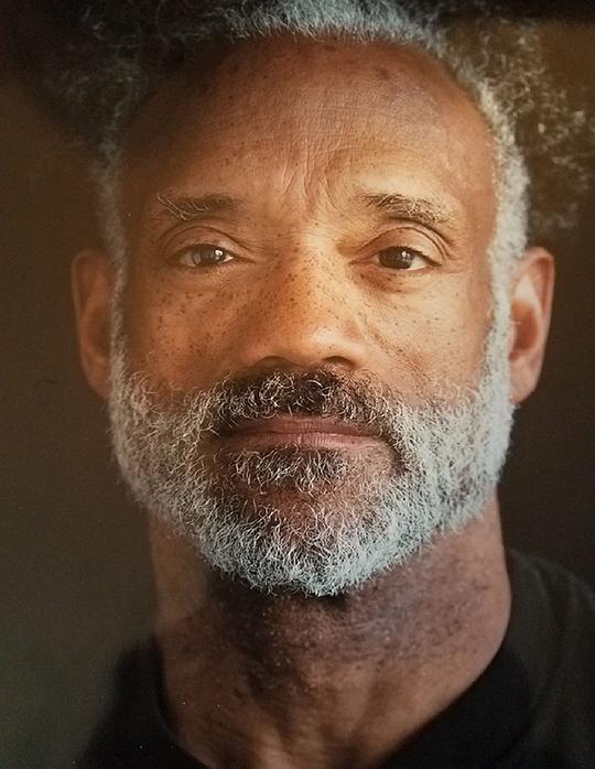 杰拉尔德·詹姆斯 Gerald James