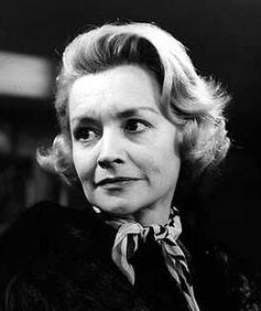 厄休拉·豪威尔斯 Ursula Howells