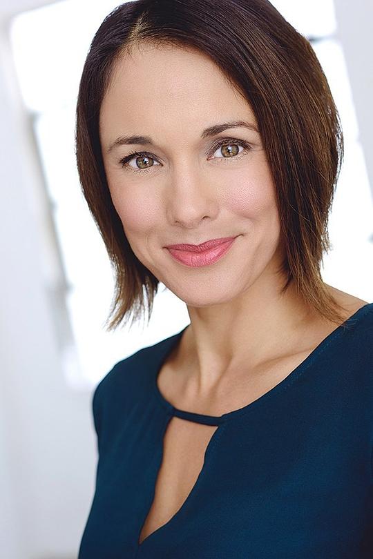 安娜杰林斯基 Anna Zielinski