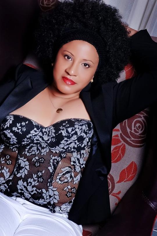 海伦娜·福尔摩斯 Helena Holmes