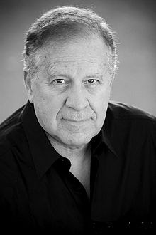 R·J·亚当斯 R.J. Adams