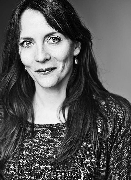 安娜·威尔逊-琼斯 Anna Wilson-Jones