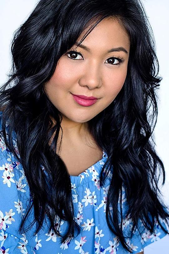 马洛里·露 Mallory Low