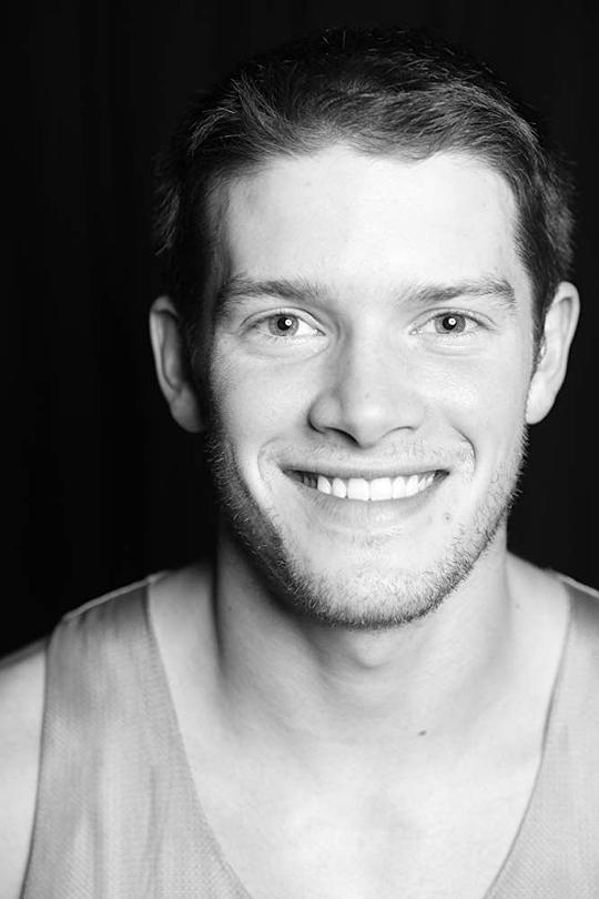 亚历克斯·马克尼科尔 Alex MacNicoll