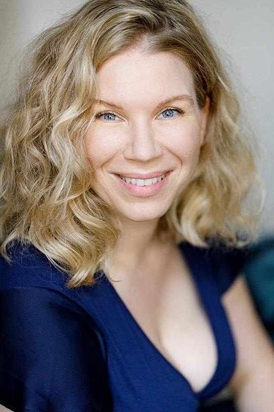 朱莉娅·埃费尔茨 Julia Effertz