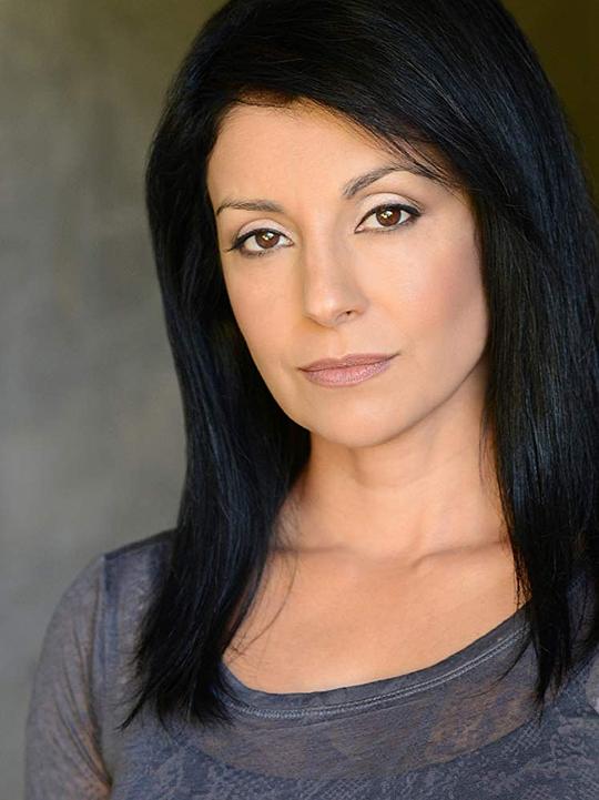 帕里萨·庄士敦 Parisa Johnston