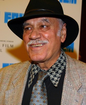 阿尔多·桑布雷利 Aldo Sambrell