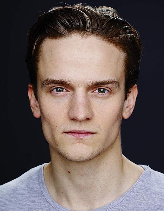 阿恩门迪尔·恩斯特·比约恩松 Arnmundur Ernst Björnsson