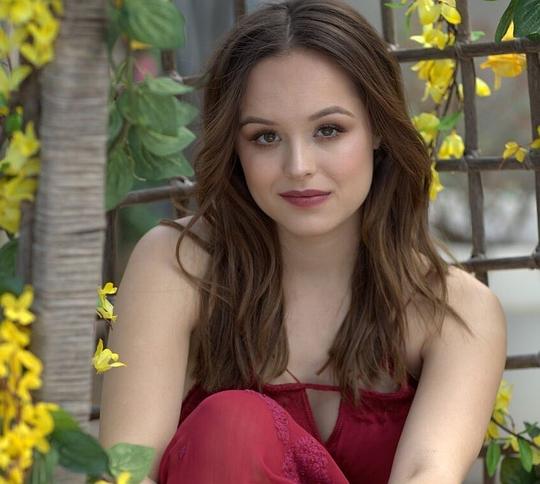 海莉·奥兰蒂亚 Hayley Orrantia