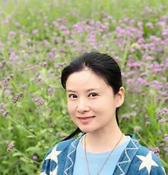郁雯 Wen Yu