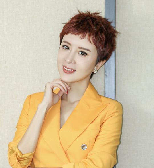 金巧巧 Qiaoqiao Jin