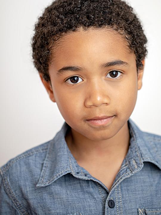 伊桑·哈钦森 Ethan Hutchison