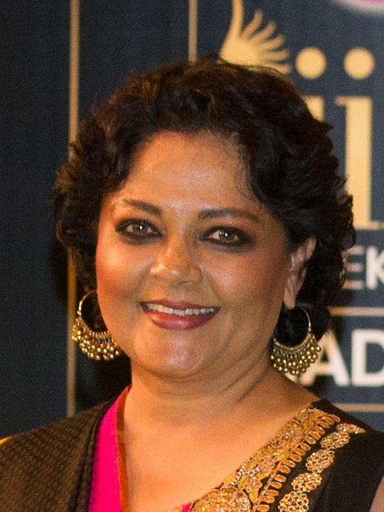 坦维·阿兹米 Tanvi Azmi