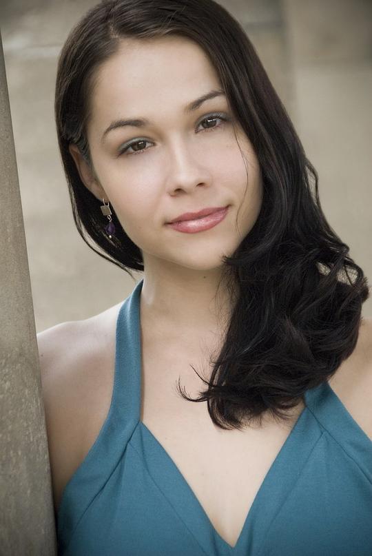 阿瓦·桑塔纳 Ava Santana