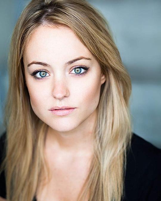 克里斯蒂娜·沃尔夫 Christina Wolfe