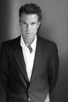 阿什·亚当斯 Ash Adams