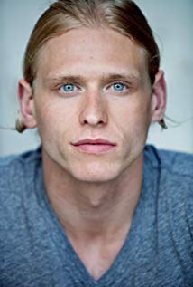 尼古拉斯·罗根 Nicholas Logan